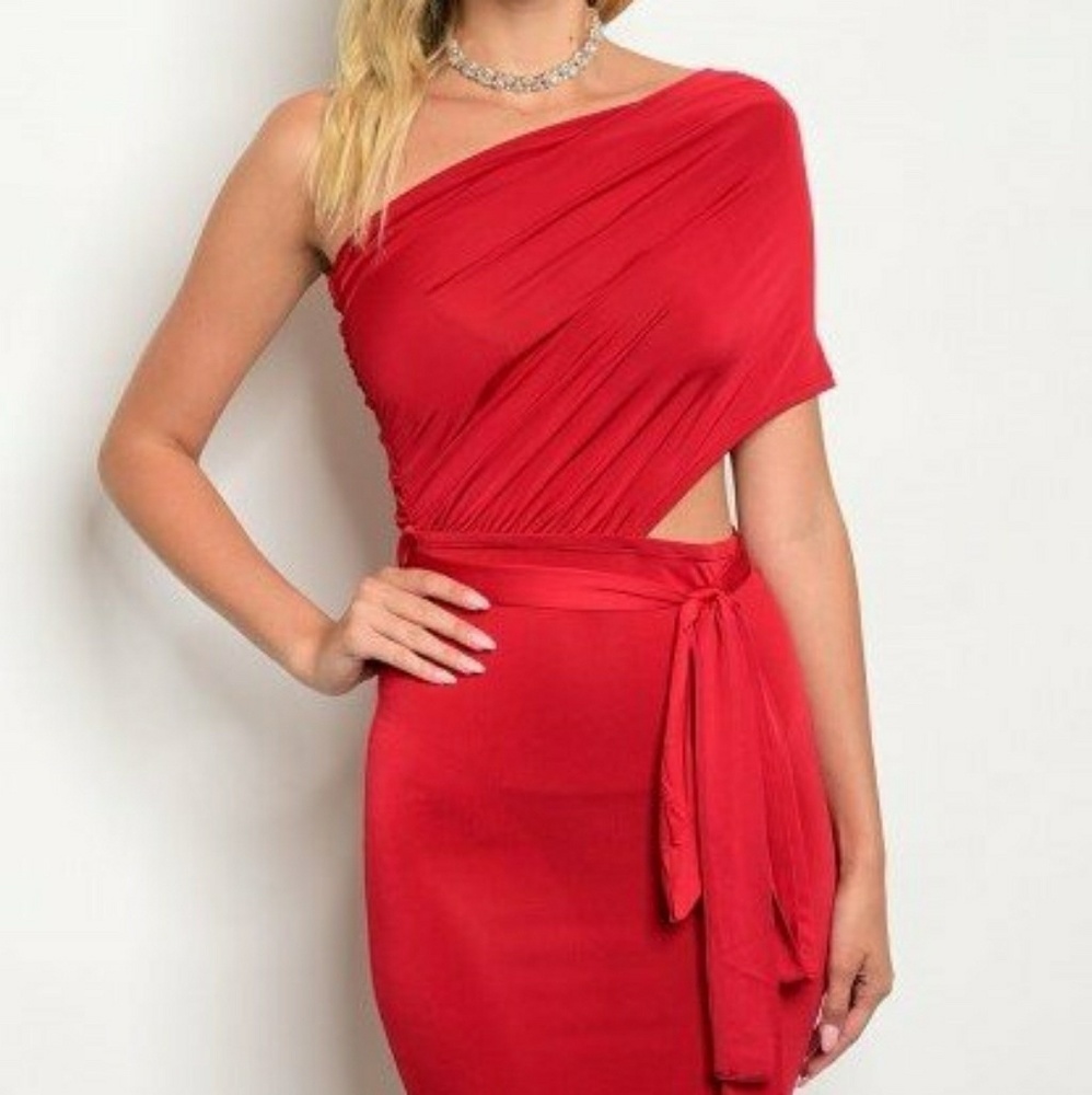 Red Dress - Picture 1 of 2
